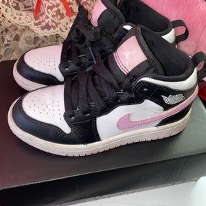Air Jordan 1 white light arctic pink